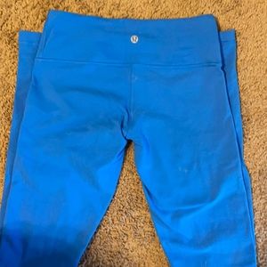 Blue lululemon leggings.